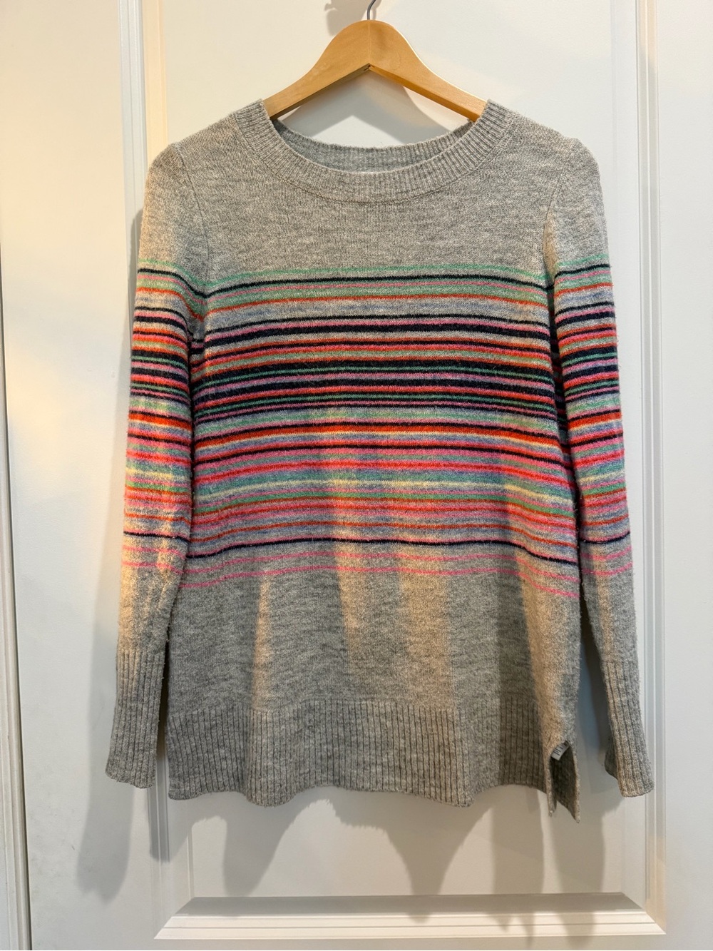 GAP Gray Rainbow Stripe Sweater XS‎ Soft Crewneck Knit Pullover
